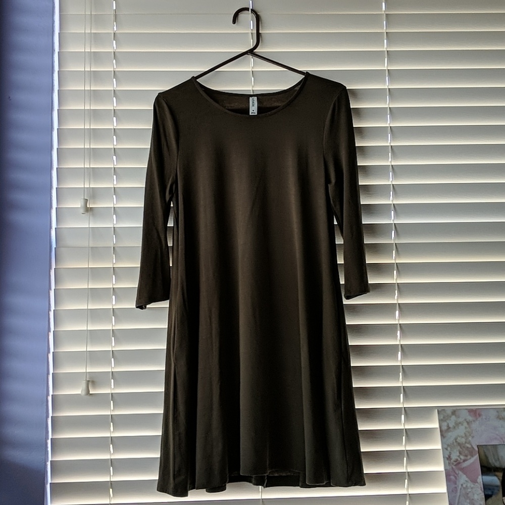 Long Sleeved Olive Green Dress w/ Pockets!